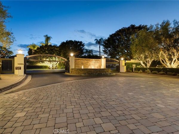67 Pelican Court, Newport Beach, CA 92660