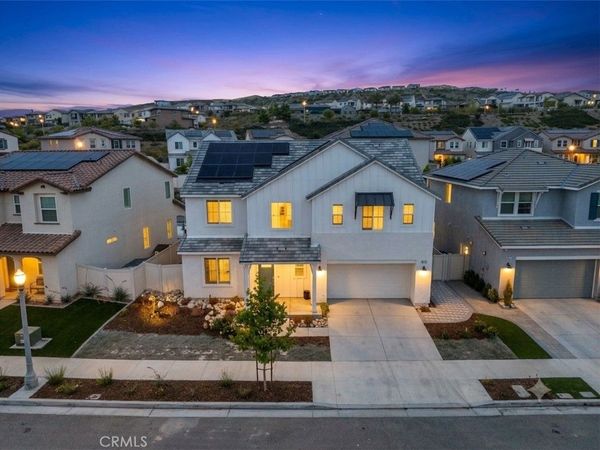 18135 Tableau Way, Saugus, CA 91350