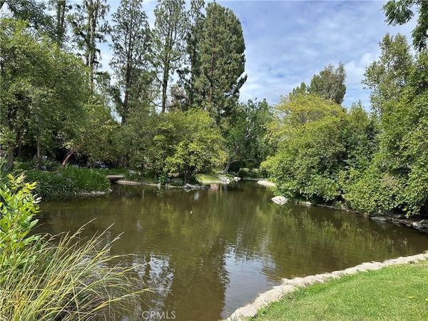 7050 Shoup, Unit 221, Canoga Park, CA 91303