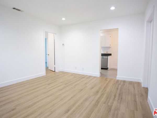 11674 La Grange Avenue, Los Angeles, CA 90025