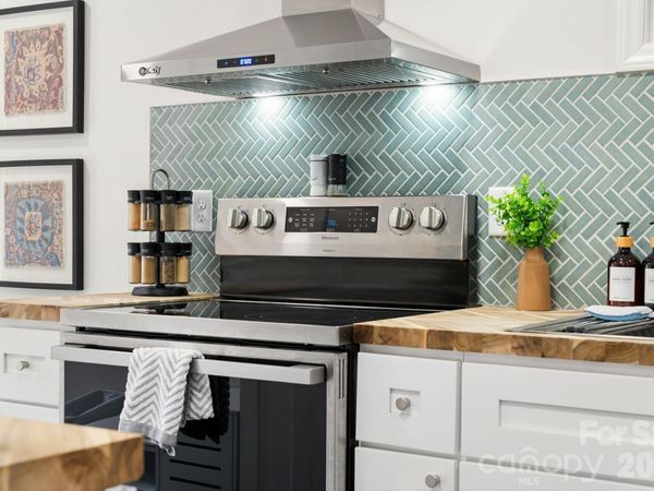2 Laban Lane, Asheville, NC 28805