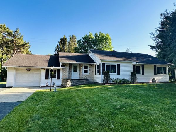 1735 Red Apple Road, Manistee, MI 49660