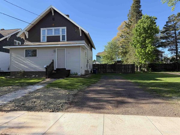 141 E Harding Avenue, Ironwood, MI 49938