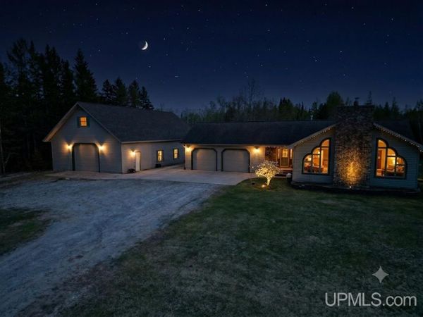 16861 17TH Road, Garden Twp, MI 49835