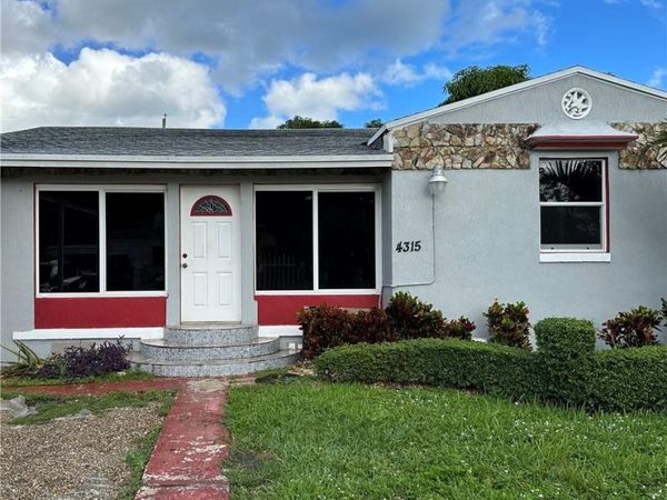 4315 NW 11th NW, Miami, FL 33127