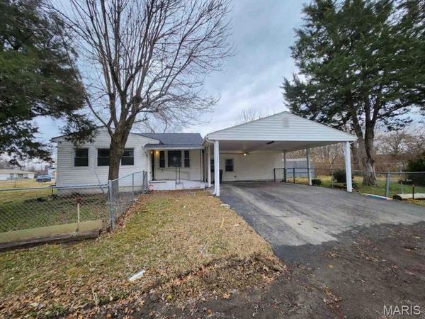 5948 Piat Place , Cahokia, IL 62203