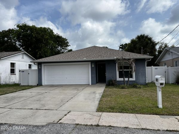 401 Mobile Avenue, Daytona Beach, FL 32118