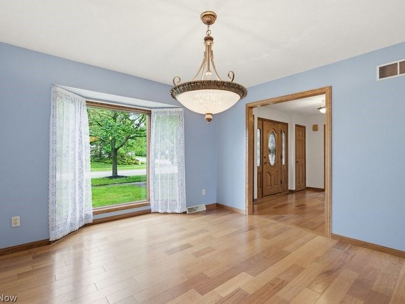 951 S Azalea Boulevard , Barberton, OH 44203 Photo 11