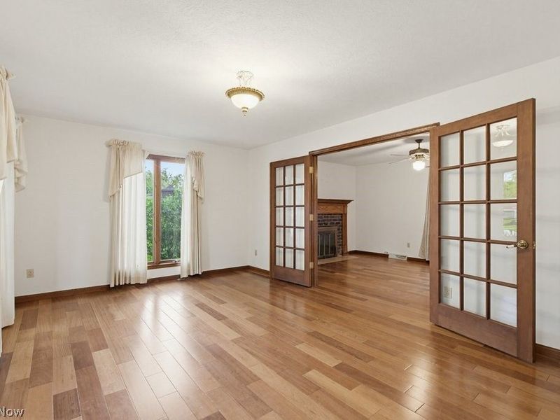 951 S Azalea Boulevard , Barberton, OH 44203 Photo 13