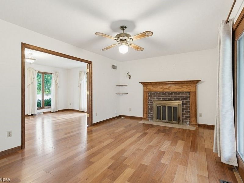 951 S Azalea Boulevard , Barberton, OH 44203 Photo 19