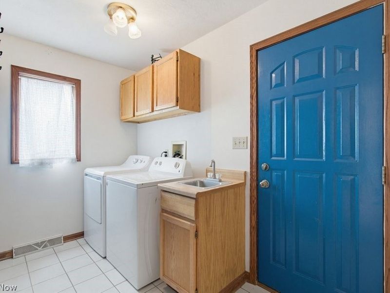 951 S Azalea Boulevard , Barberton, OH 44203 Photo 25