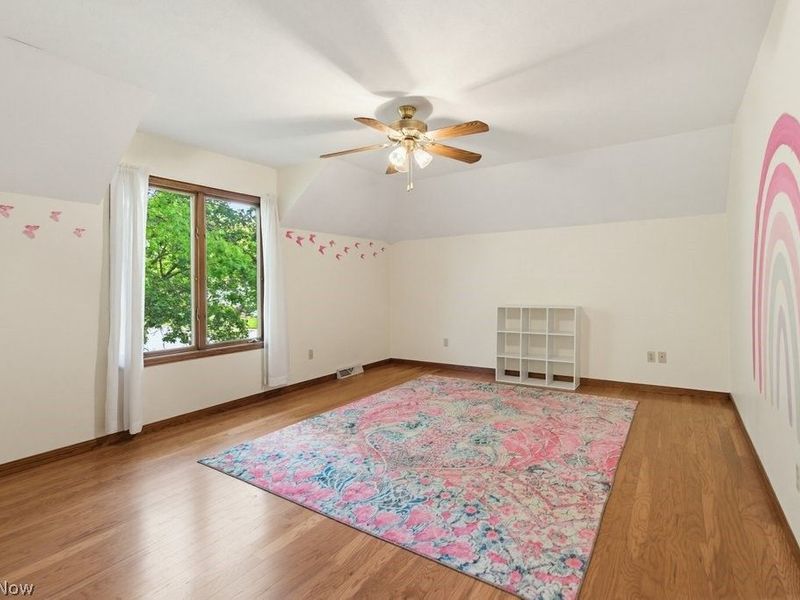 951 S Azalea Boulevard , Barberton, OH 44203 Photo 27