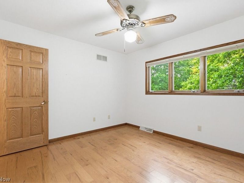 951 S Azalea Boulevard , Barberton, OH 44203 Photo 35