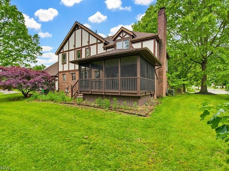 951 S Azalea Boulevard , Barberton, OH 44203 Photo 5