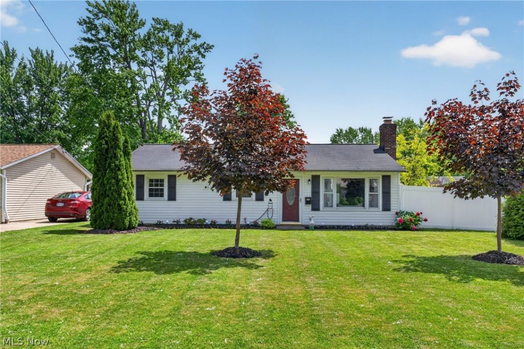 7570 Pinehurst Drive , Mentor on the Lake, OH 44060 Main Photo