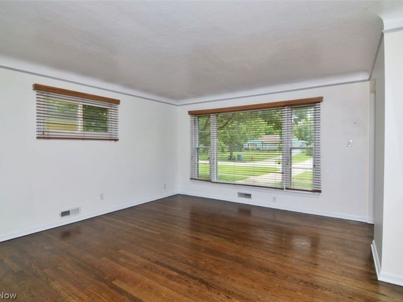 11710 Barrington Boulevard , Parma Heights, OH 44130 Photo 10