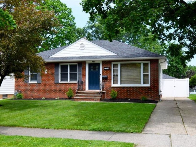 11710 Barrington Boulevard , Parma Heights, OH 44130 Photo 3