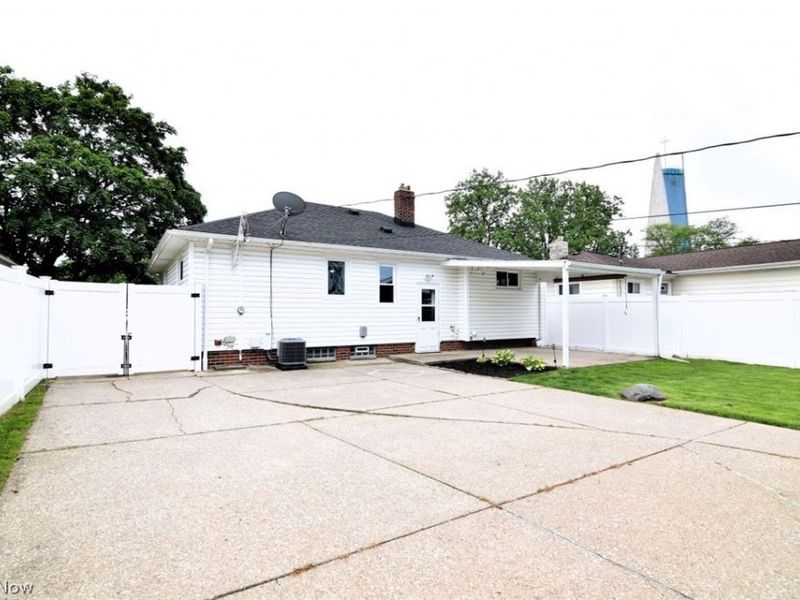 11710 Barrington Boulevard , Parma Heights, OH 44130 Photo 38