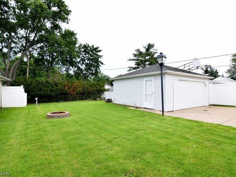 11710 Barrington Boulevard , Parma Heights, OH 44130 Photo 39
