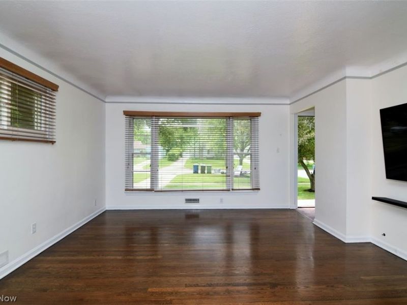 11710 Barrington Boulevard , Parma Heights, OH 44130 Photo 9