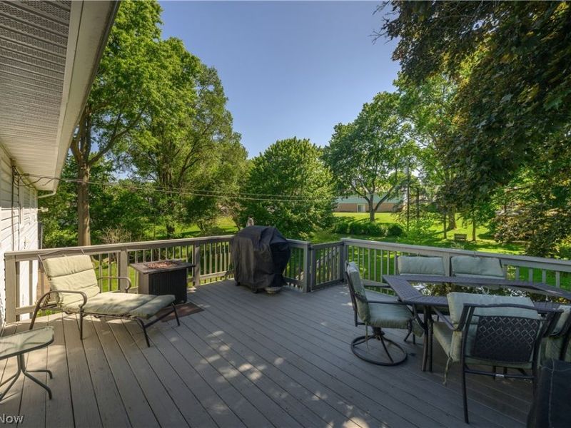 1300 Hyacinth Drive NE, North Canton, OH 44720 Photo 10