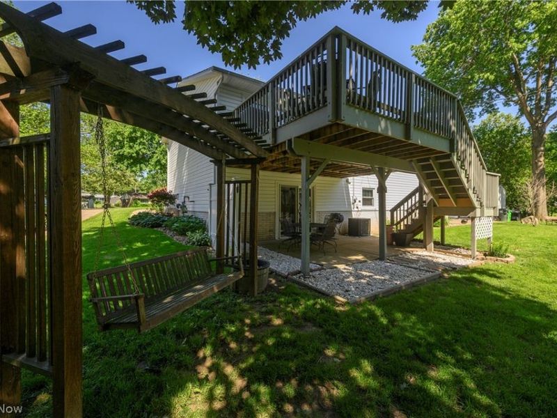 1300 Hyacinth Drive NE, North Canton, OH 44720 Photo 3