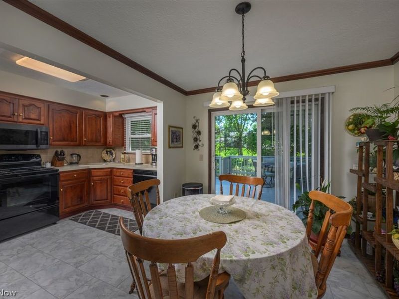 1300 Hyacinth Drive NE, North Canton, OH 44720 Photo 9