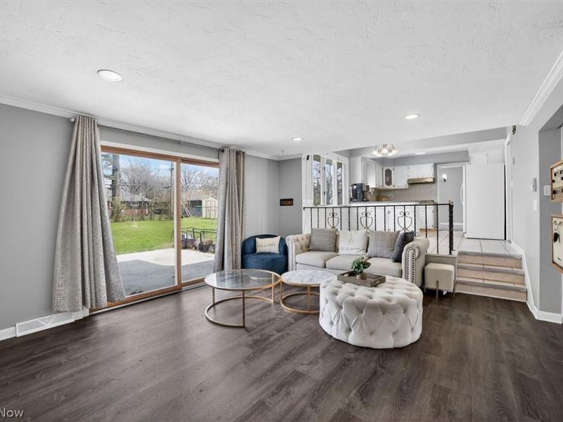1905 Camberly Drive , Lyndhurst, OH 44124 Photo 14