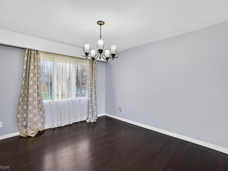1905 Camberly Drive , Lyndhurst, OH 44124 Photo 7