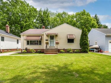7241 Greenleaf Avenue, Parma, OH 44130