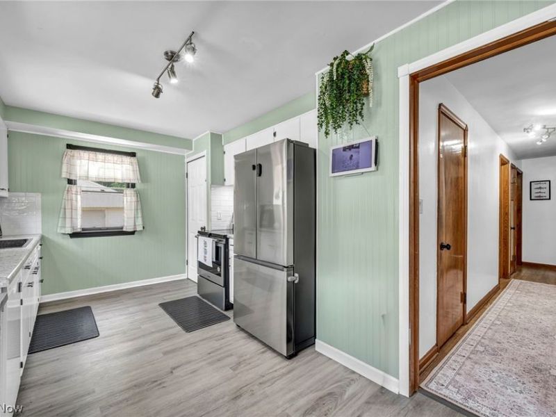 7241 Greenleaf Avenue , Parma, OH 44130 Photo 14