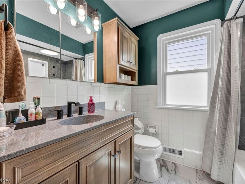 7241 Greenleaf Avenue , Parma, OH 44130 Photo 33