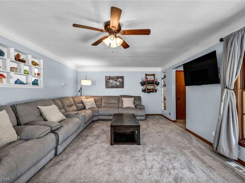 7241 Greenleaf Avenue , Parma, OH 44130 Photo 7