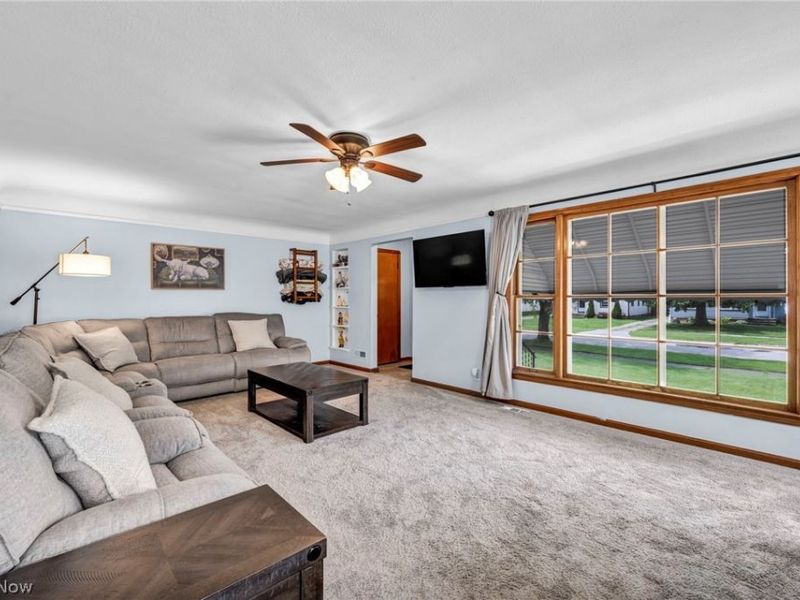 7241 Greenleaf Avenue , Parma, OH 44130 Photo 8