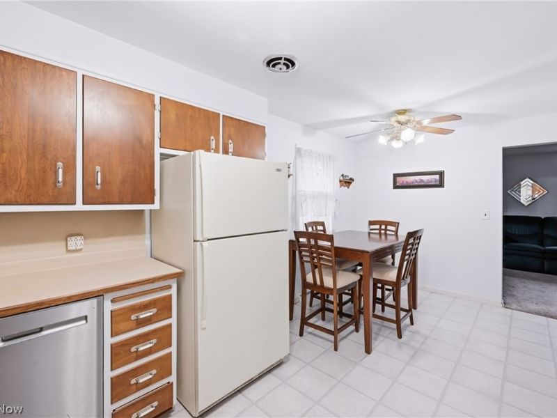 3195 Sunnybrooke Drive , Youngstown, OH 44511 Photo 11