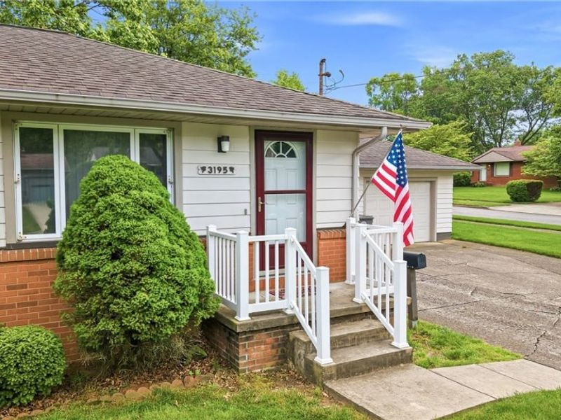 3195 Sunnybrooke Drive , Youngstown, OH 44511 Photo 4