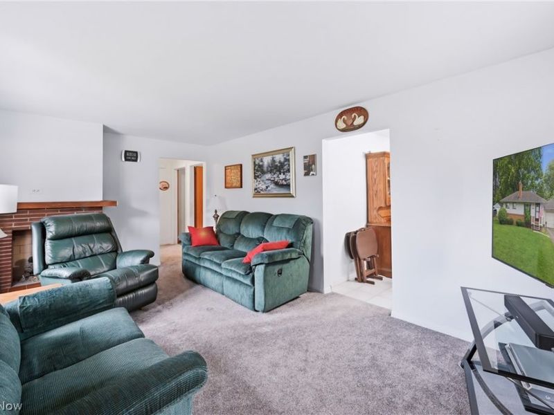 3195 Sunnybrooke Drive , Youngstown, OH 44511 Photo 6