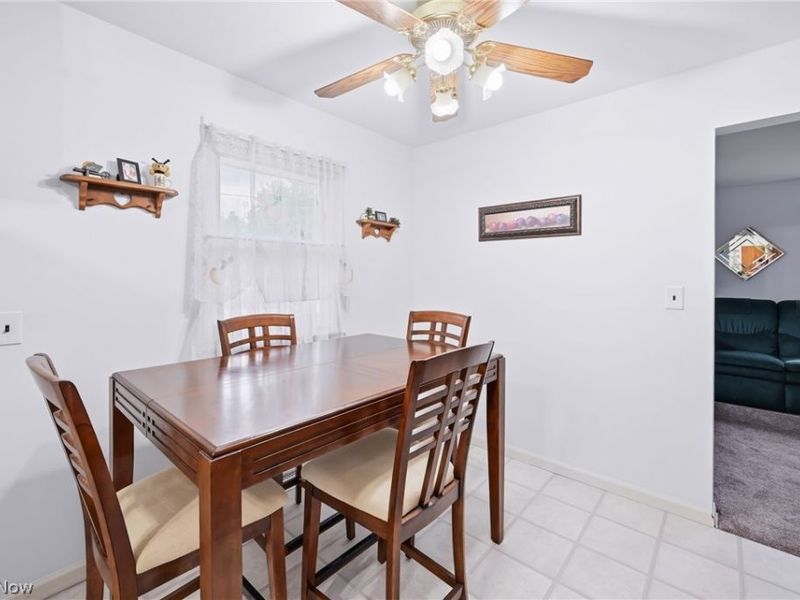 3195 Sunnybrooke Drive , Youngstown, OH 44511 Photo 9