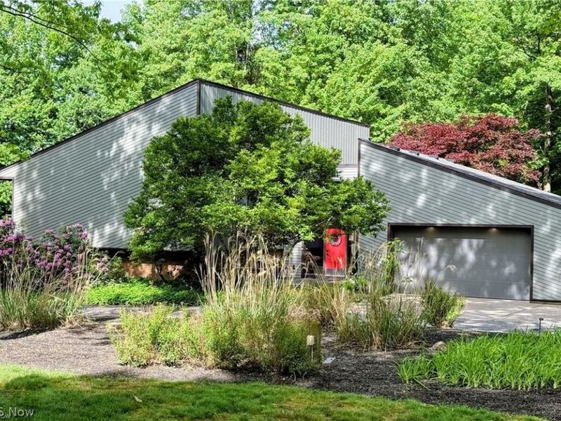 2252 Valley Wood Drive , Akron, OH 44333 Photo 1