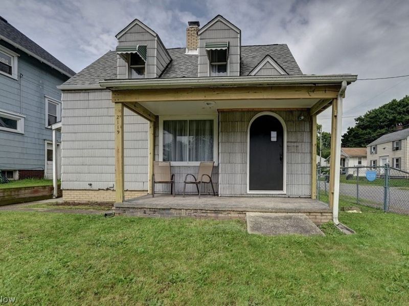2119 Maple Avenue NE, Canton, OH 44714 Photo 1