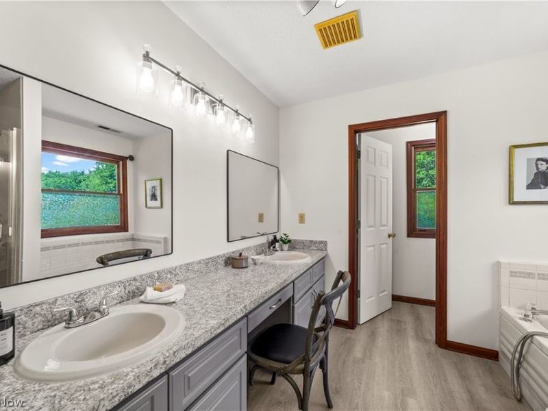 24050 Sprague Road , Olmsted Falls, OH 44138 Photo 33
