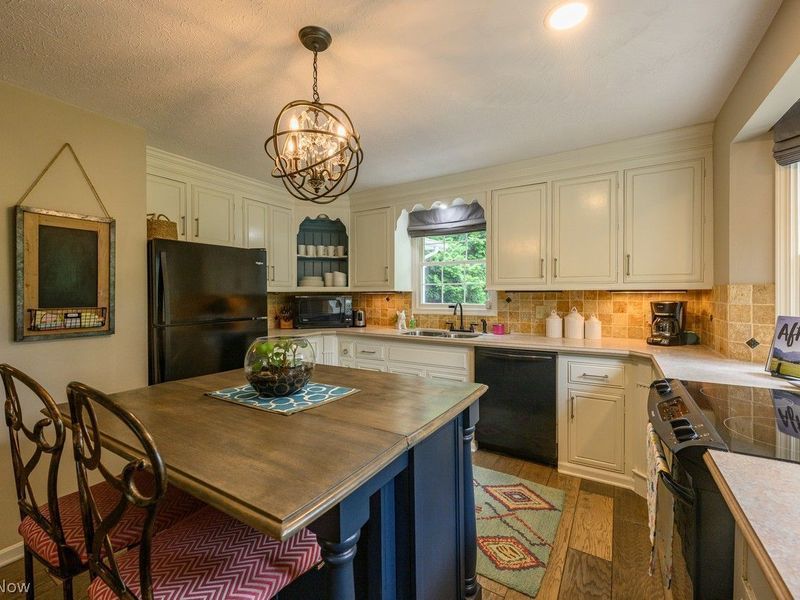 9864 Beryl Street NW, Canal Fulton, OH 44614 Photo 8