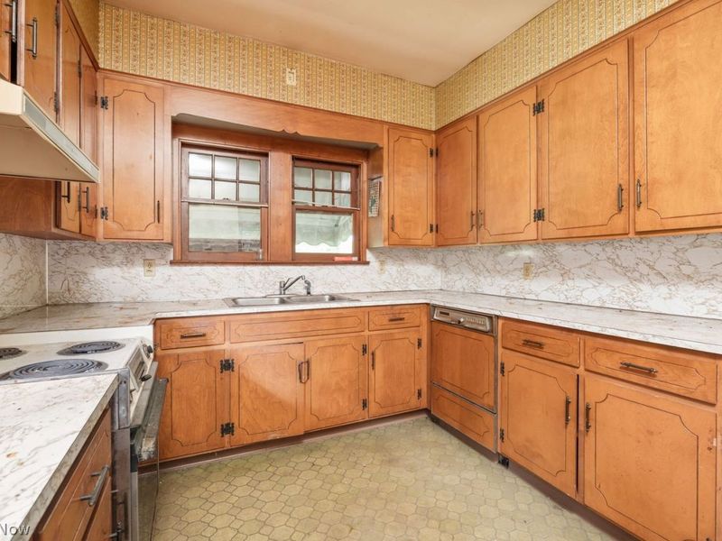 743 Broad Street , Wadsworth, OH 44281 Photo 18