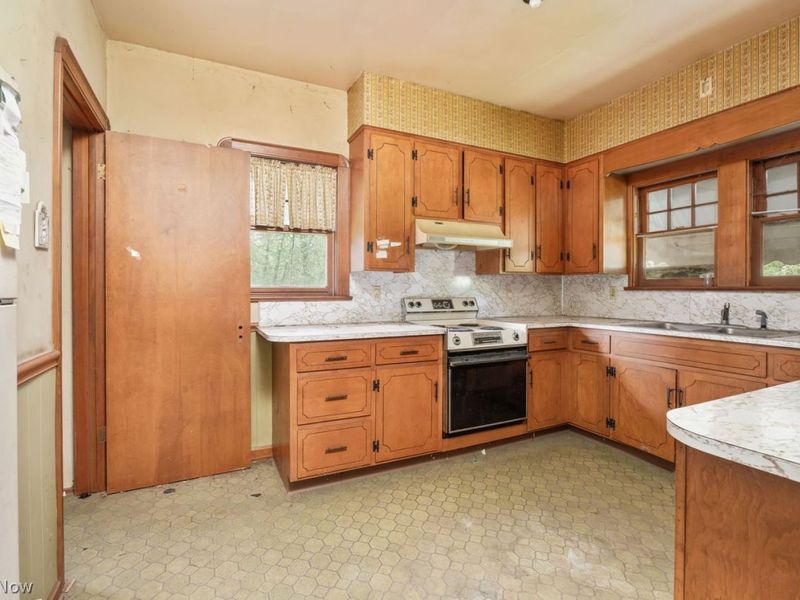 743 Broad Street , Wadsworth, OH 44281 Photo 19