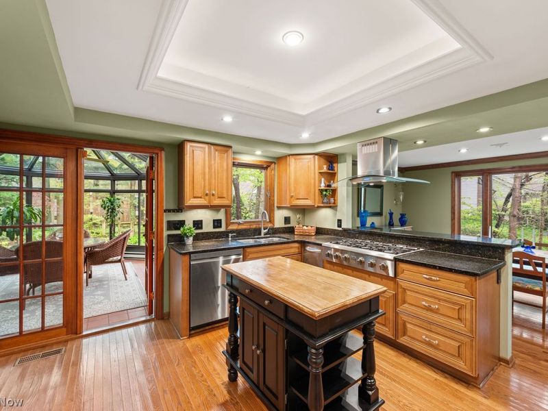 29205 Wolf Road , Bay Village, OH 44140 Photo 14