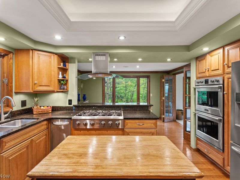 29205 Wolf Road , Bay Village, OH 44140 Photo 16