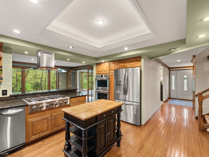 29205 Wolf Road , Bay Village, OH 44140 Photo 17