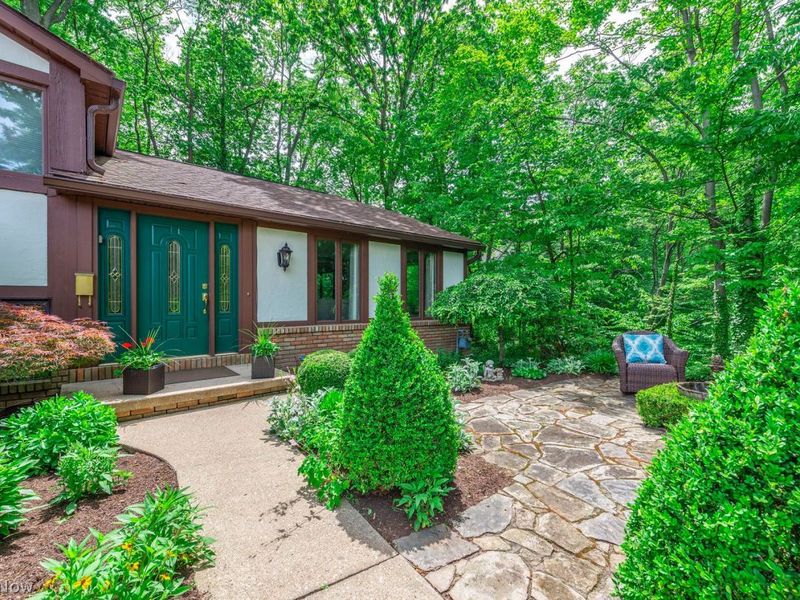 29205 Wolf Road , Bay Village, OH 44140 Photo 2