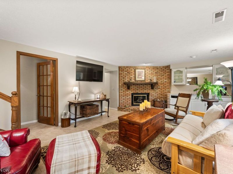 29205 Wolf Road , Bay Village, OH 44140 Photo 21
