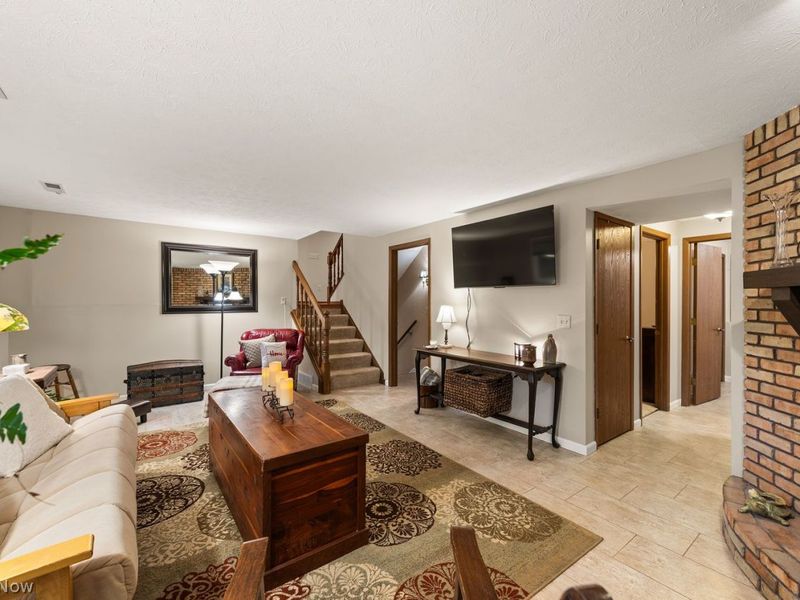 29205 Wolf Road , Bay Village, OH 44140 Photo 22